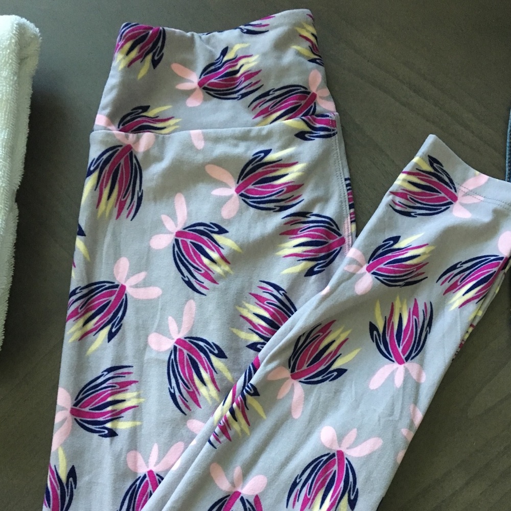 LuLaRoe OS Leggings NWOT